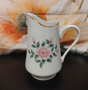 LYNNS VINTAGE FLORAL PORCELAIN CREAMER